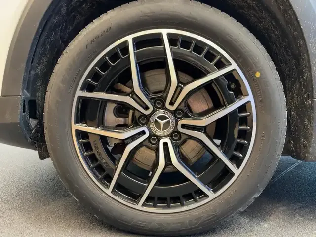 Mercedes-Benz EQB 300