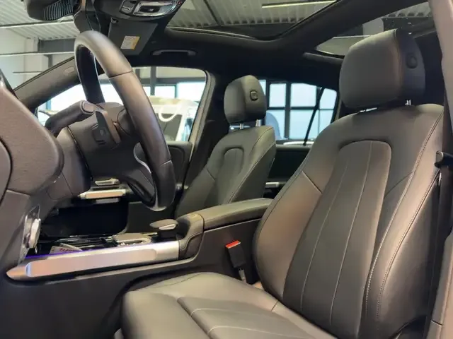 Mercedes-Benz EQB 300