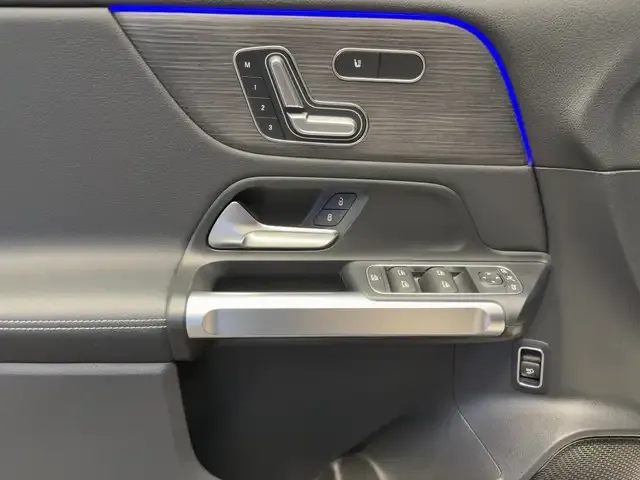 Mercedes-Benz EQB 300