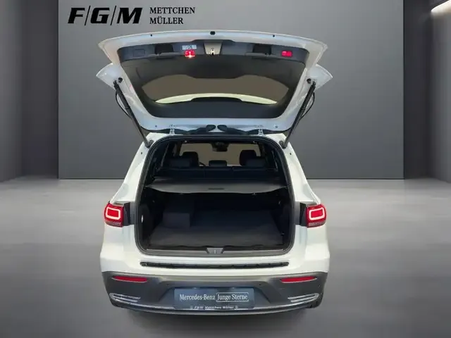 Mercedes-Benz EQB 300