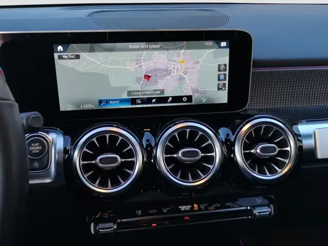 Mercedes-Benz GLB 200