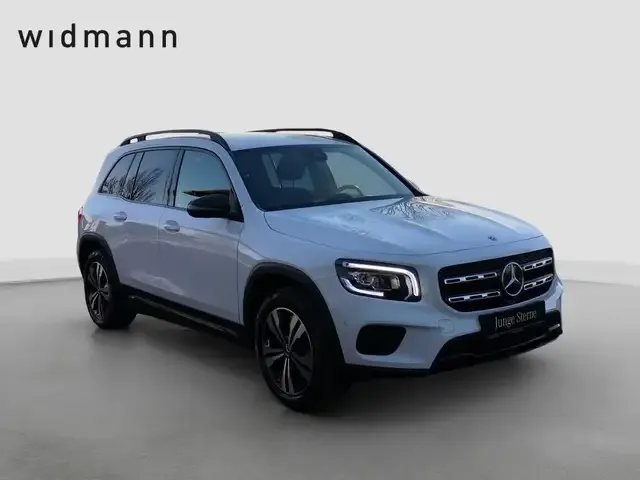 Mercedes-Benz GLB 200