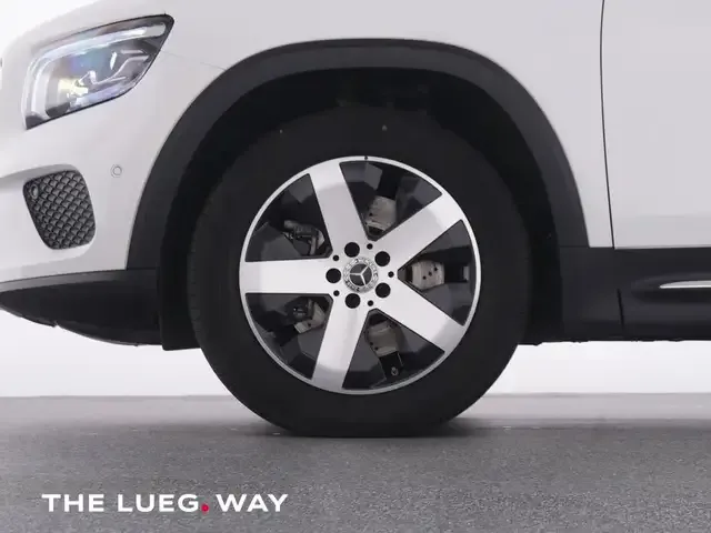 Mercedes-Benz GLB 220