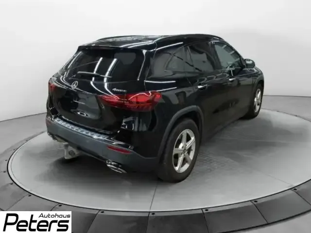 Mercedes-Benz GLA 220