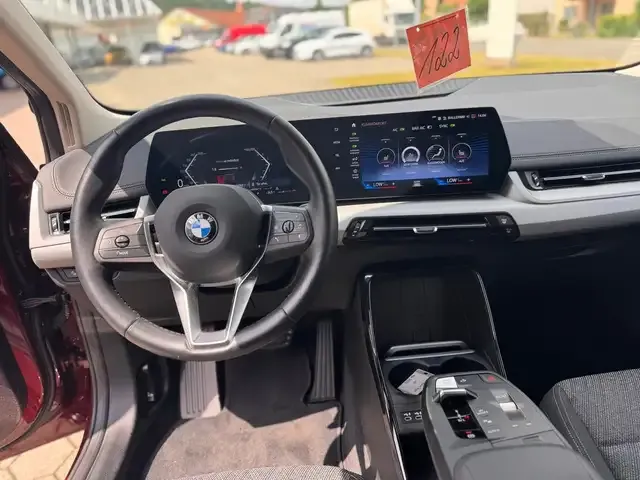 BMW 218
