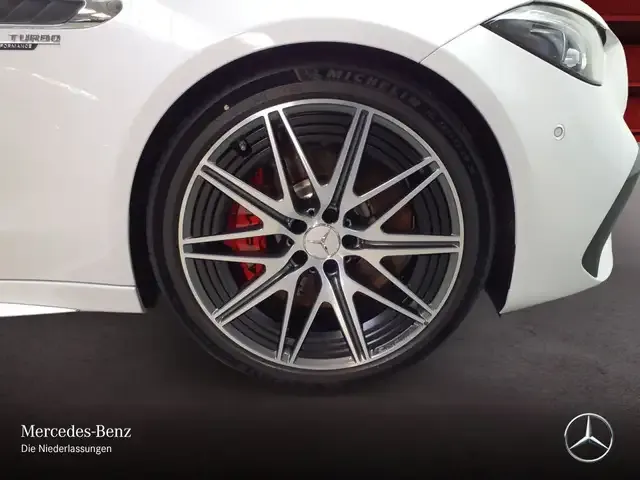 Mercedes-Benz C 63 AMG