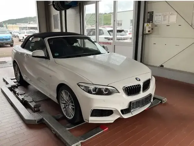 BMW 218