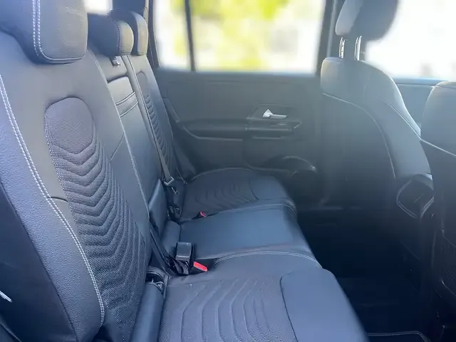 Mercedes-Benz GLB 200