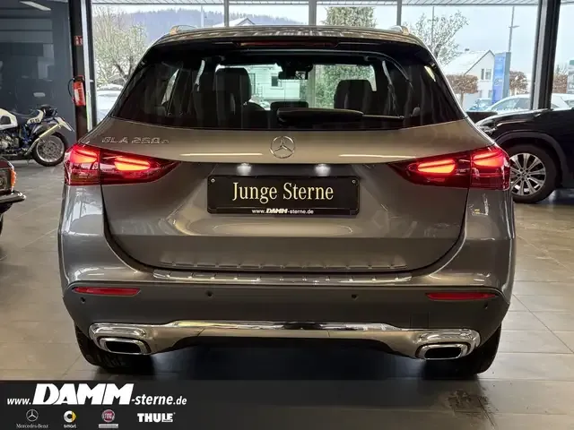 Mercedes-Benz GLA 250