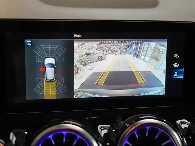 Mercedes-Benz EQA 300