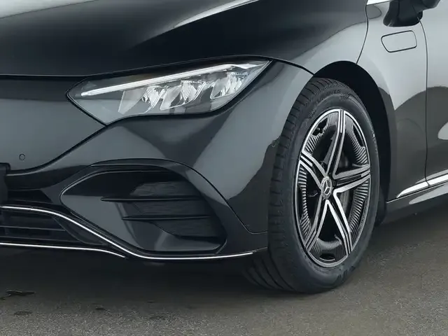 Mercedes-Benz EQE 500