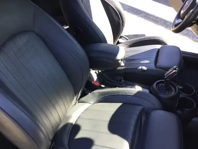 MINI Cooper Cabrio