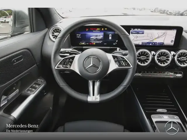 Mercedes-Benz EQA 300