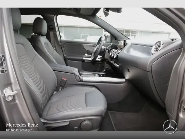 Mercedes-Benz EQA 300