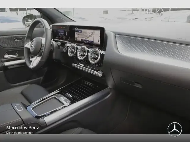 Mercedes-Benz EQA 300