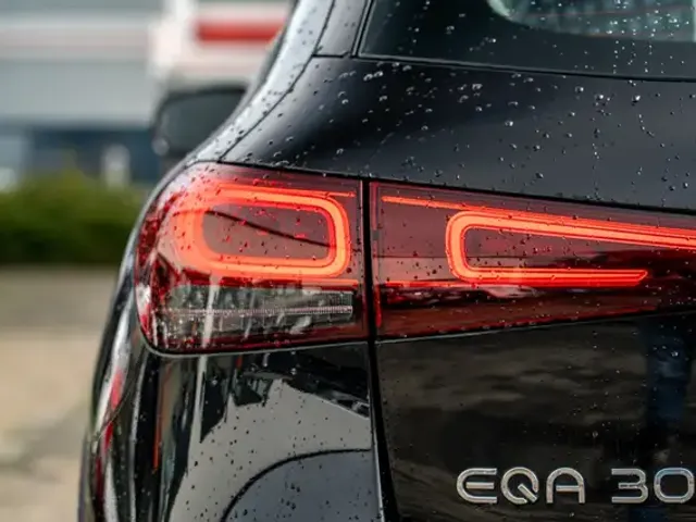 Mercedes-Benz EQA 300