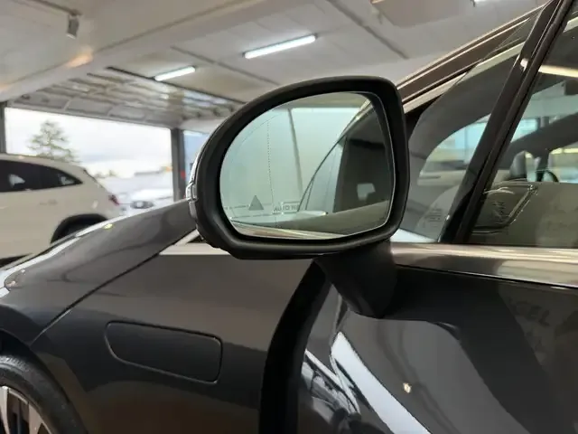 Mercedes-Benz EQE 350