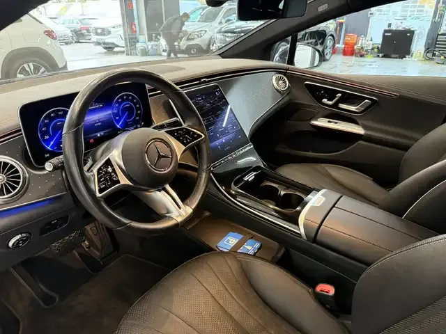 Mercedes-Benz EQE 350
