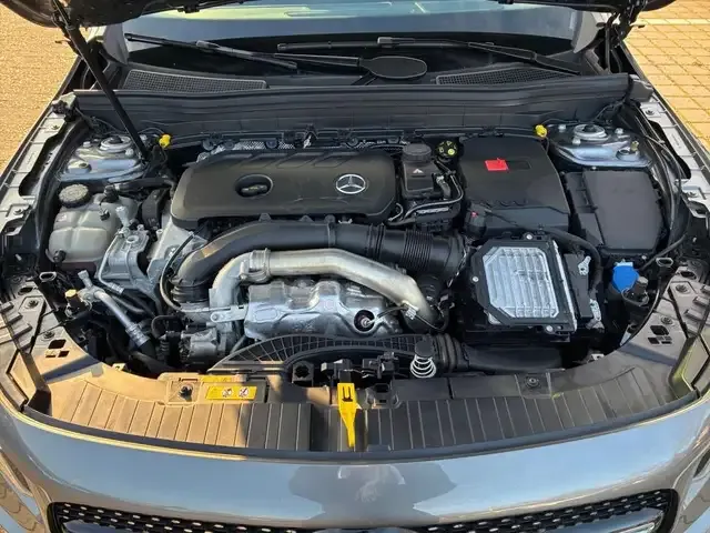 Mercedes-Benz GLB 250