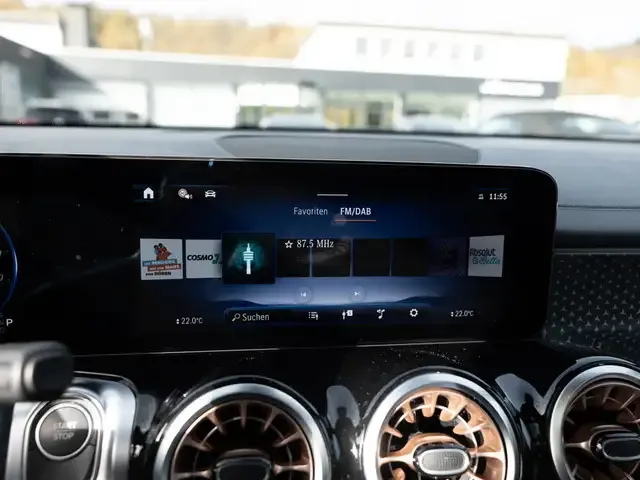 Mercedes-Benz EQB 300