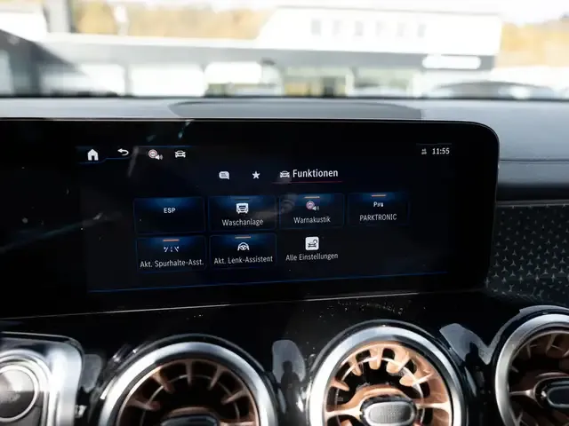 Mercedes-Benz EQB 300