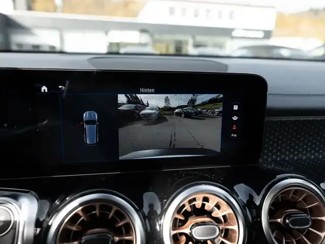 Mercedes-Benz EQB 300