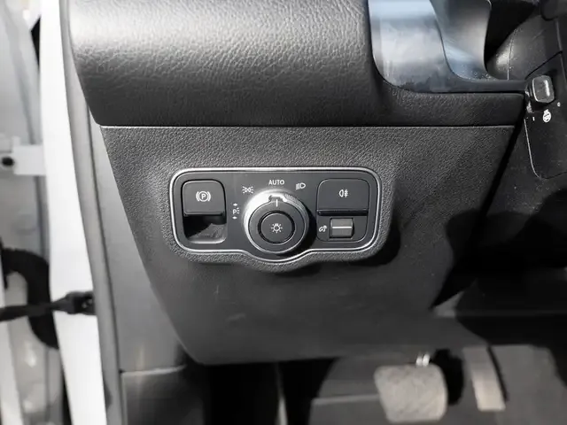 Mercedes-Benz EQB 300