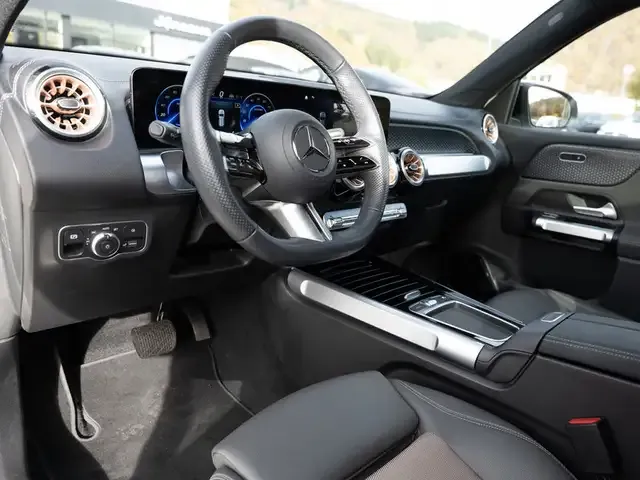 Mercedes-Benz EQB 300