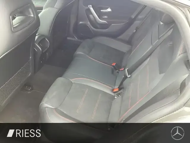 Mercedes-Benz CLA 220