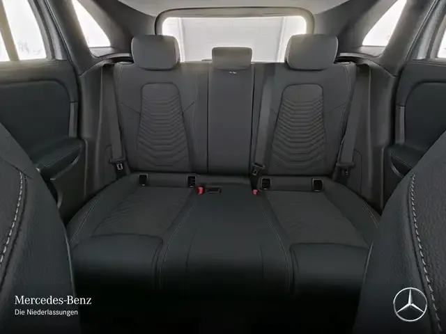 Mercedes-Benz GLA 220