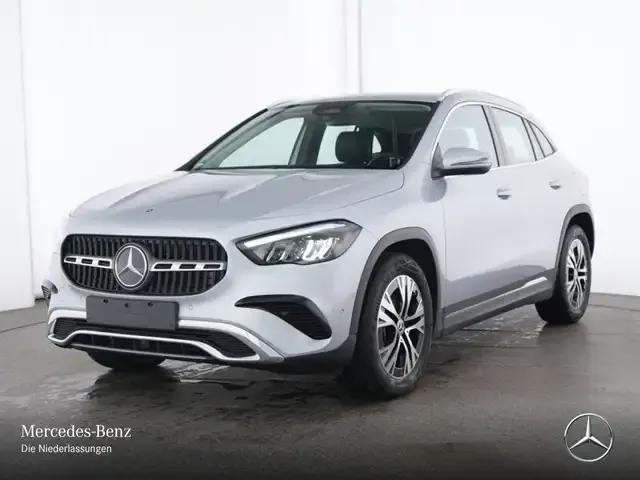 Mercedes-Benz GLA 220