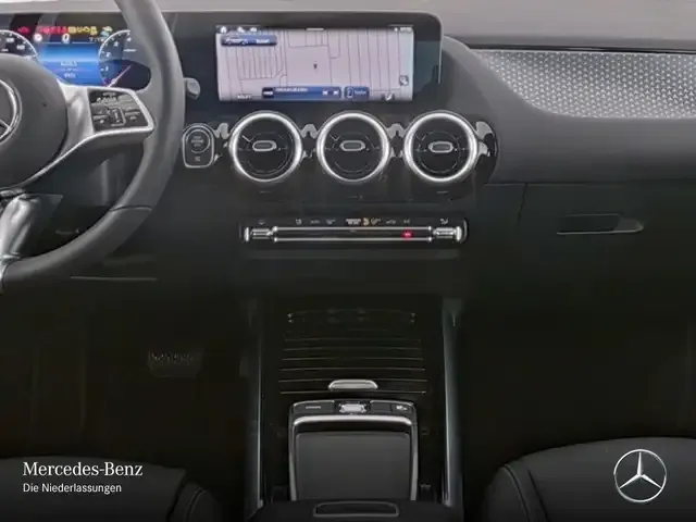 Mercedes-Benz GLA 220