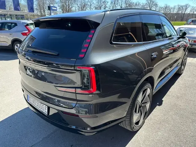 Volvo EX90