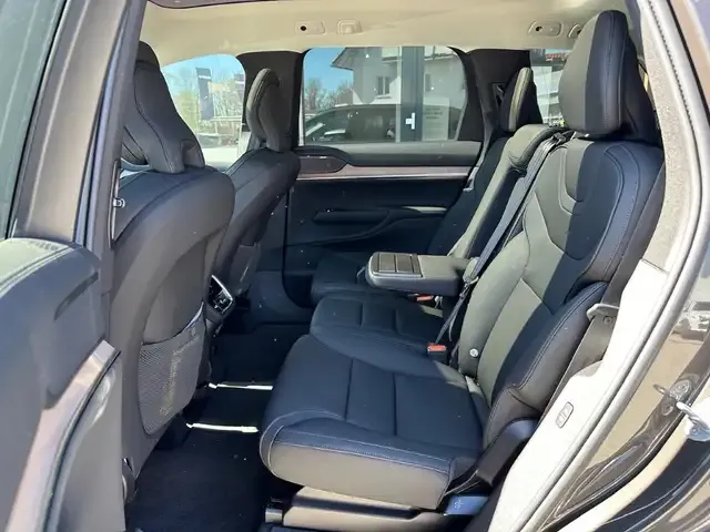 Volvo EX90