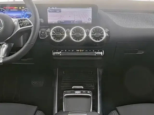 Mercedes-Benz EQA 300