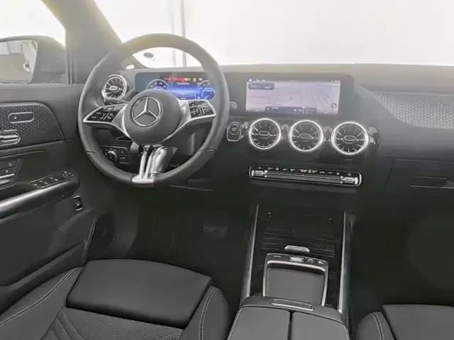 Mercedes-Benz EQA 300