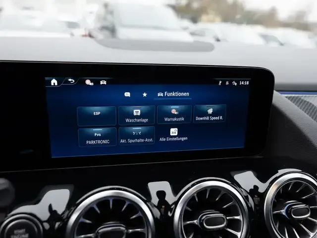 Mercedes-Benz GLA 220