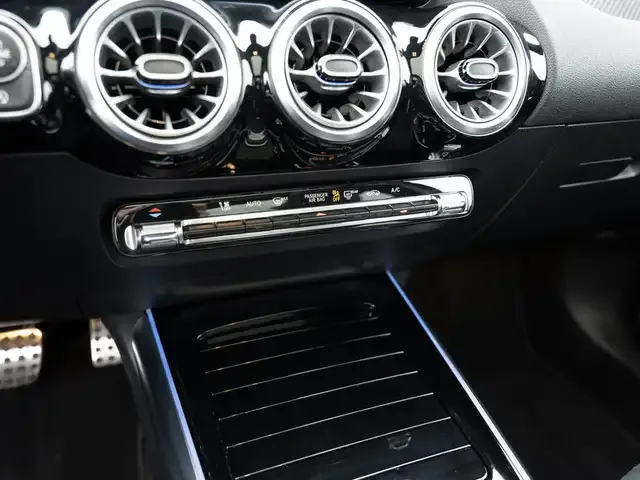 Mercedes-Benz GLA 220