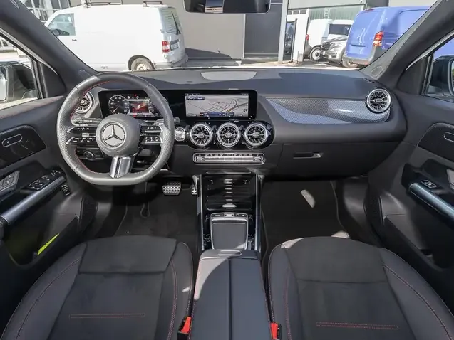 Mercedes-Benz GLA 220