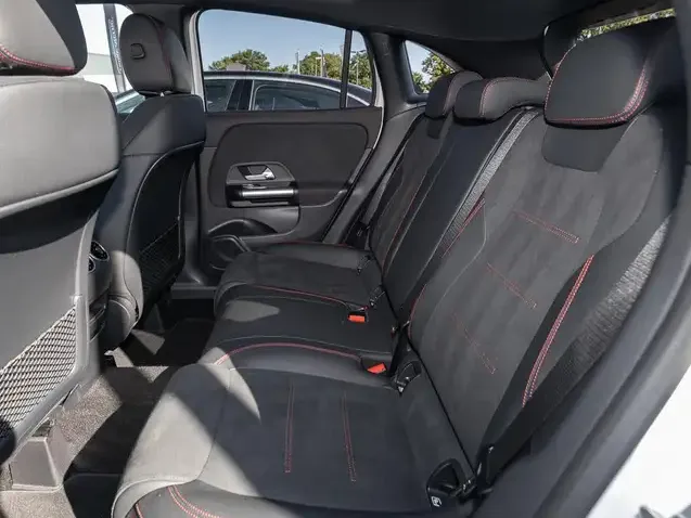 Mercedes-Benz GLA 220
