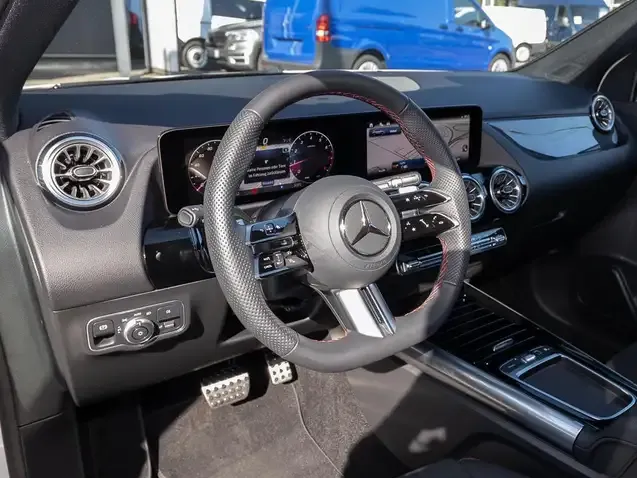 Mercedes-Benz GLA 220