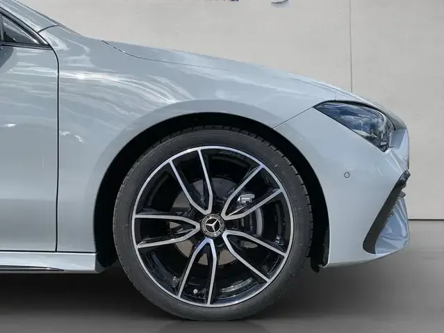 Mercedes-Benz CLA 180