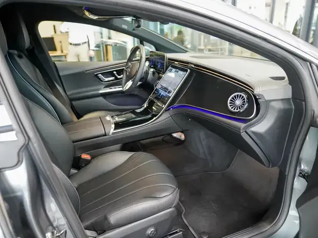 Mercedes-Benz EQE 300