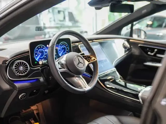 Mercedes-Benz EQE 300