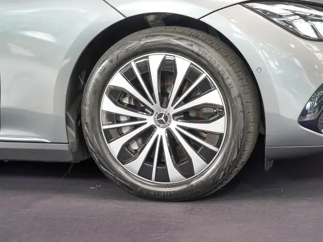 Mercedes-Benz EQE 300