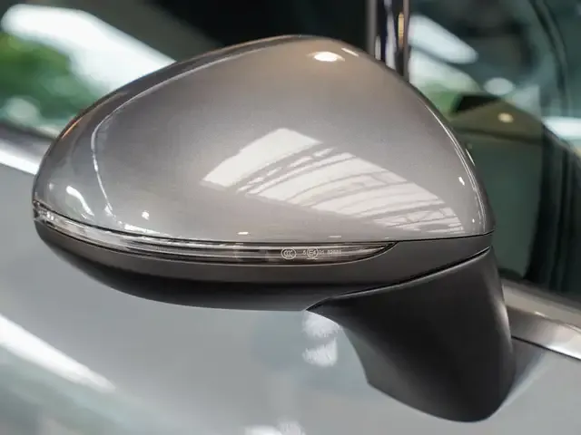 Mercedes-Benz EQE 300