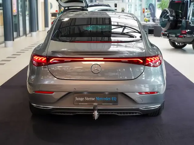 Mercedes-Benz EQE 300