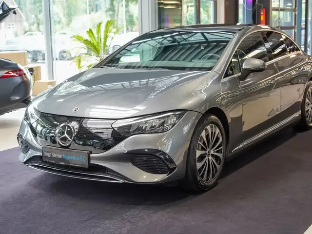 Mercedes-Benz EQE 300