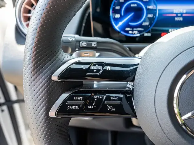 Mercedes-Benz EQB 300