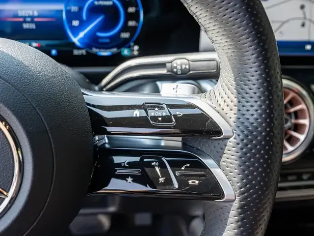 Mercedes-Benz EQB 300